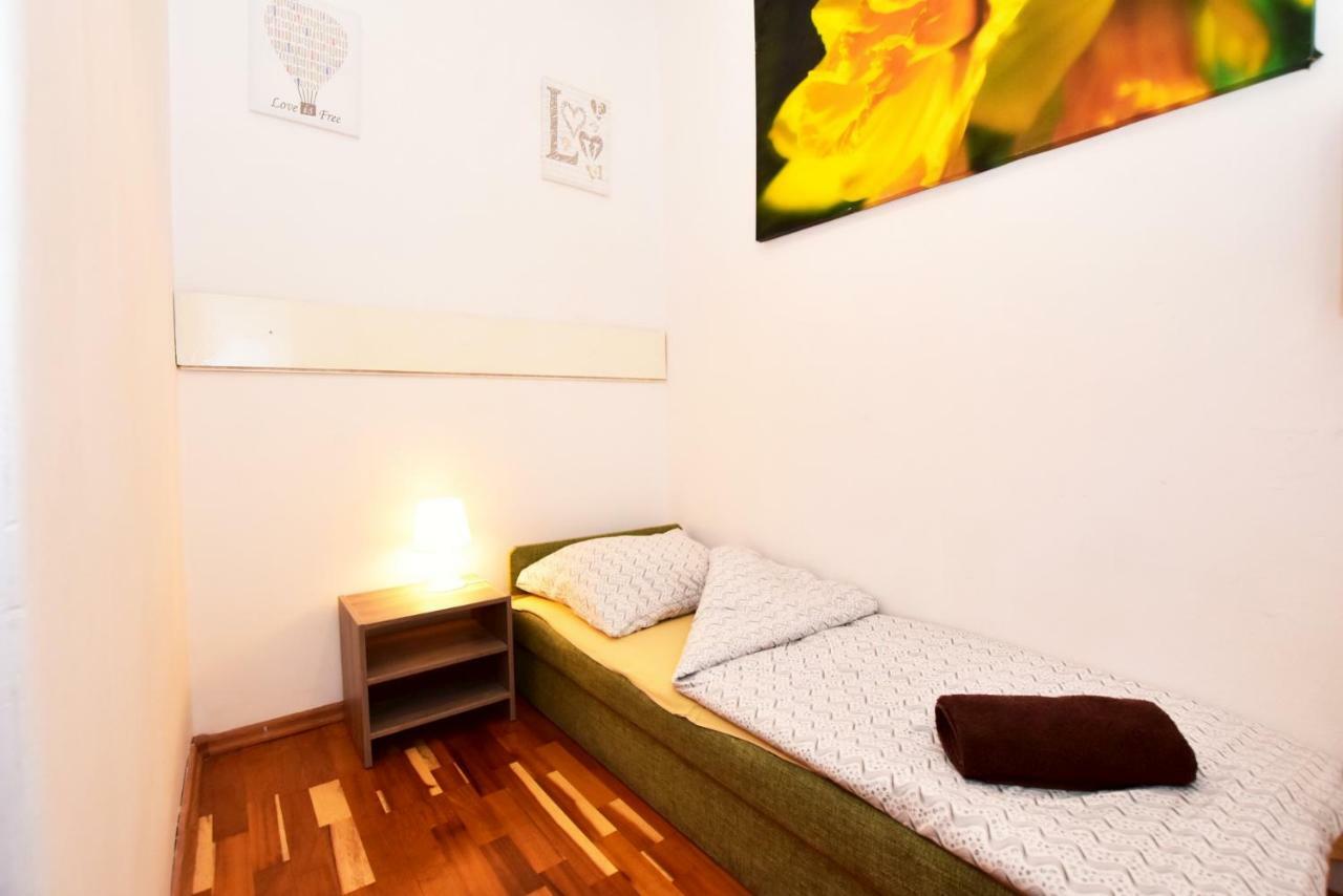 City Central Hostel Swidnicka Wrocław Buitenkant foto